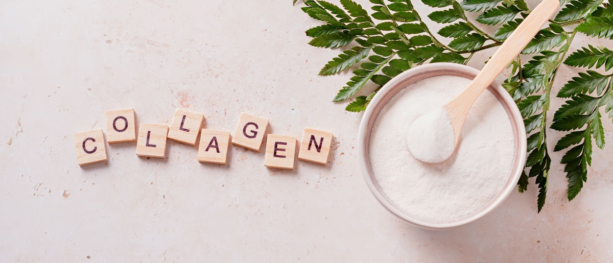 Collagene in polvere con misurino e scritta "collagen"