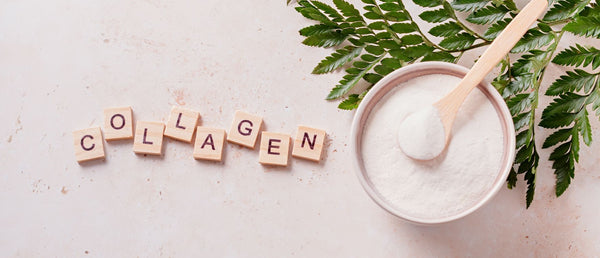 Collagene in polvere con misurino e scritta "collagen"